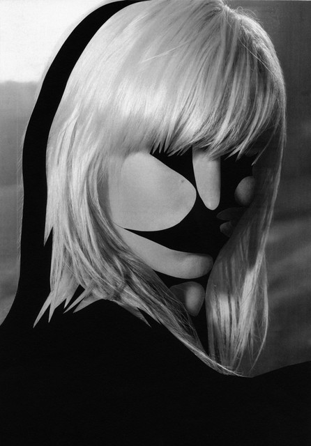 Les yeux noirs